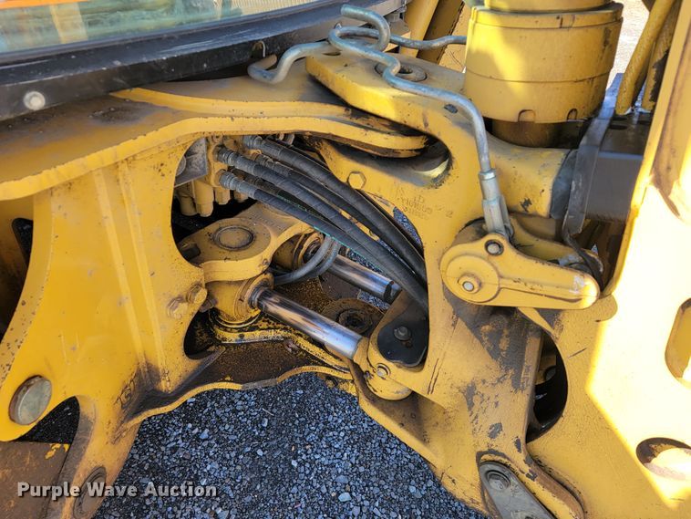 image for item JP9050 2003 John Deere 310SG  backhoe