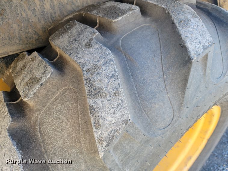 image for item JP9050 2003 John Deere 310SG  backhoe