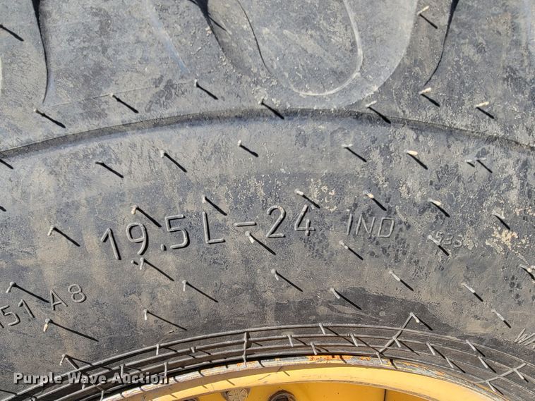 image for item JP9050 2003 John Deere 310SG  backhoe