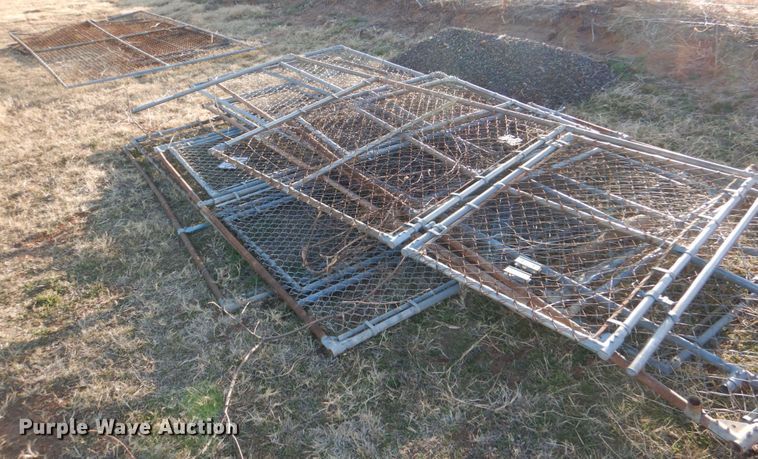 image for item JS9751 (10) chain link fence panels