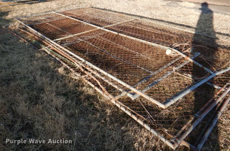 image for item JS9751 (10) chain link fence panels