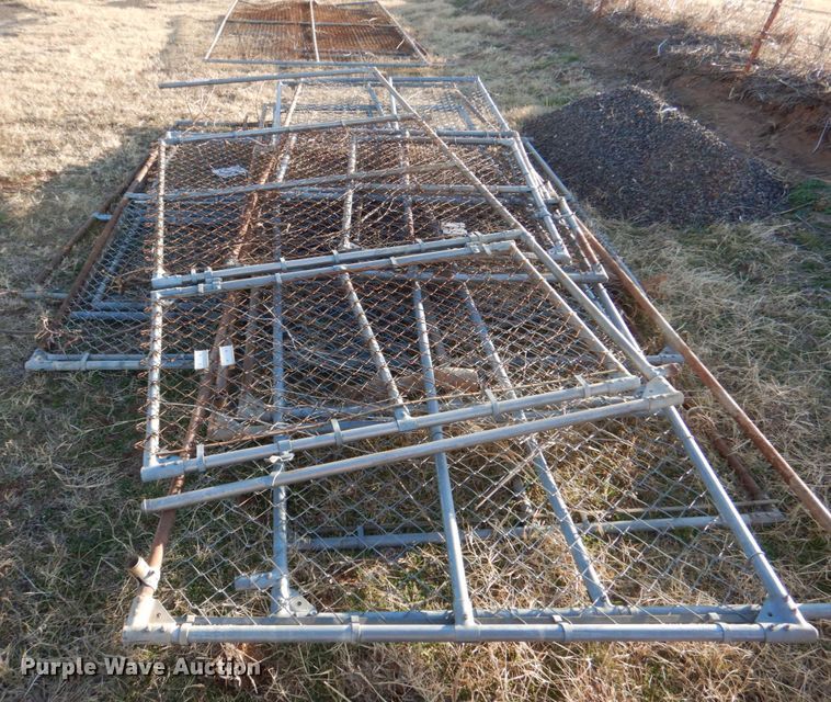 image for item JS9751 (10) chain link fence panels