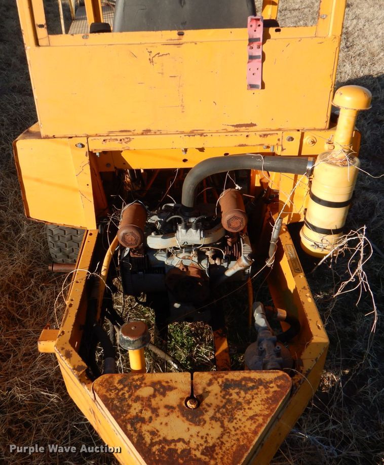 image for item JS9752 Hustler 275  ZTR lawn mower