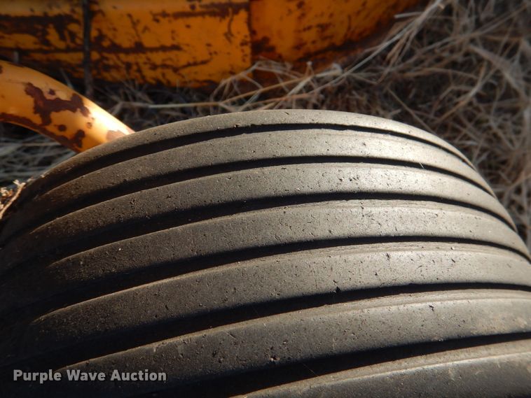 image for item JS9752 Hustler 275  ZTR lawn mower