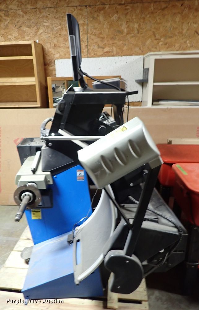 image for item JT9956 Hoffman EEWB716C  tire balancer