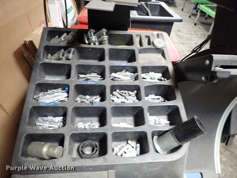 image for item JT9956 Hoffman EEWB716C  tire balancer