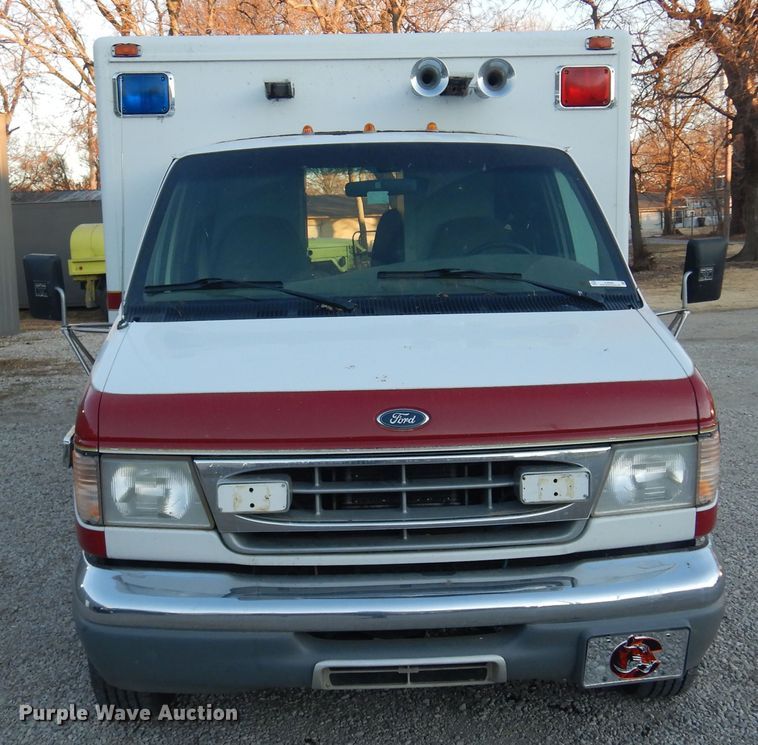 image for item KJ9495 1999 Ford E450  ambulance