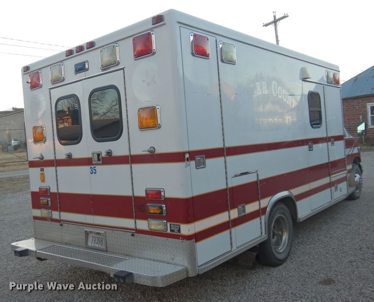image for item KJ9495 1999 Ford E450  ambulance