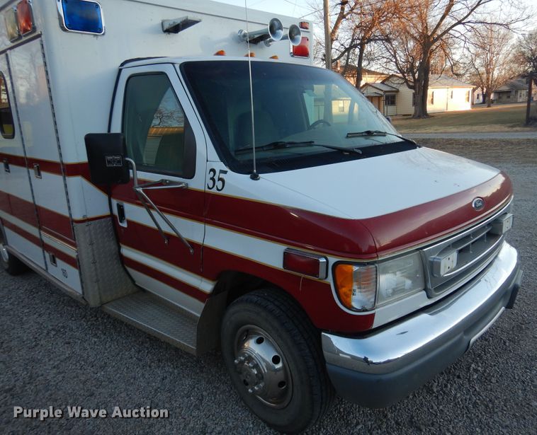 image for item KJ9495 1999 Ford E450  ambulance