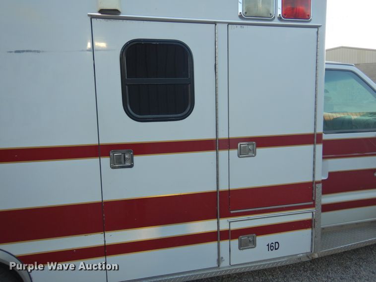 image for item KJ9495 1999 Ford E450  ambulance
