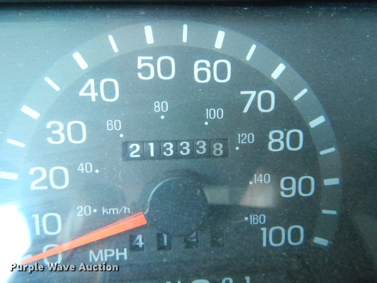 image for item KJ9495 1999 Ford E450  ambulance