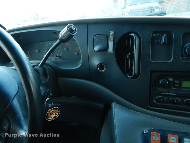 image for item KJ9495 1999 Ford E450  ambulance