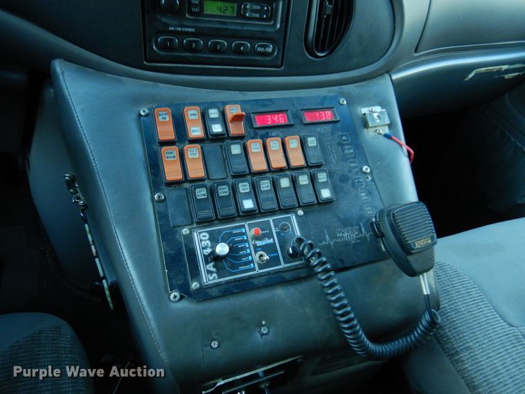 image for item KJ9495 1999 Ford E450  ambulance