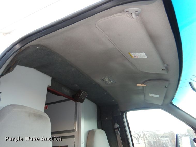 image for item KJ9495 1999 Ford E450  ambulance