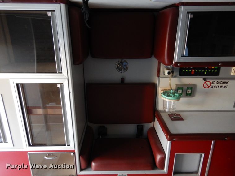 image for item KJ9495 1999 Ford E450  ambulance