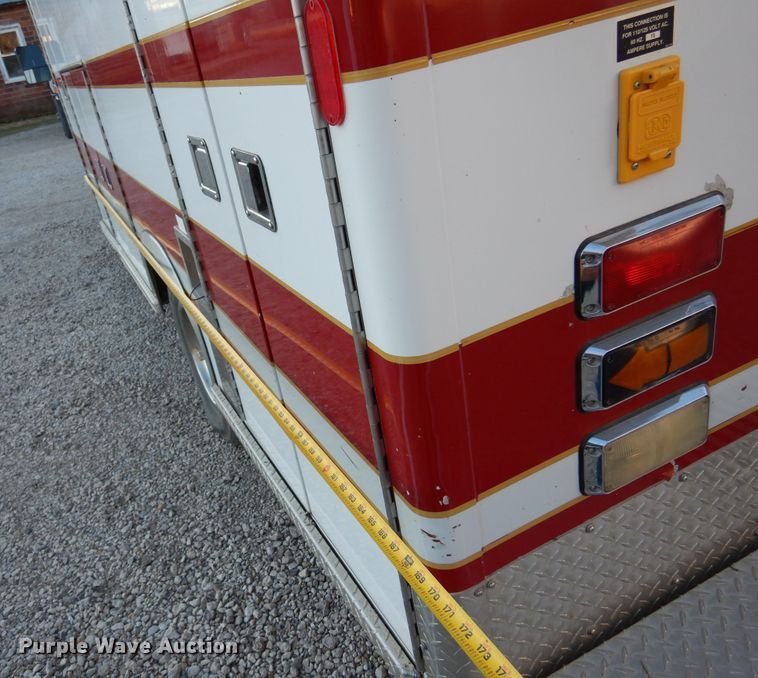 image for item KJ9495 1999 Ford E450  ambulance