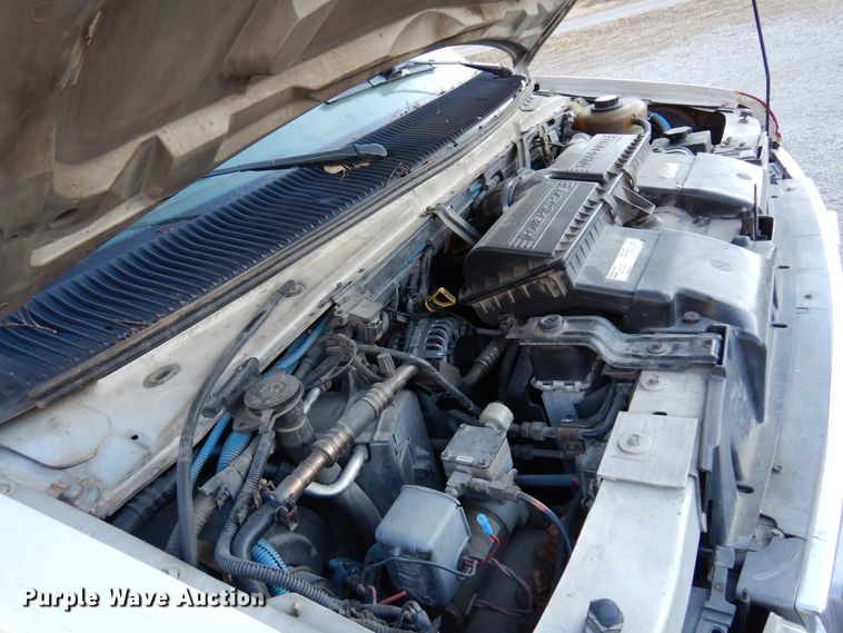 image for item KJ9495 1999 Ford E450  ambulance