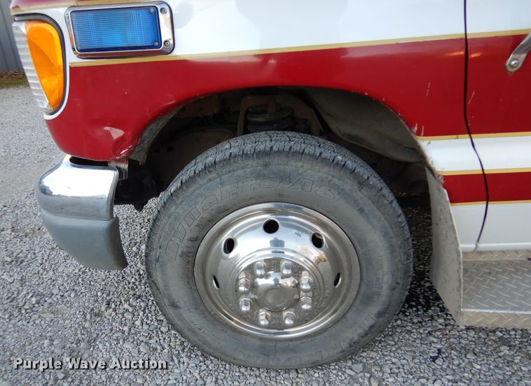 image for item KJ9495 1999 Ford E450  ambulance