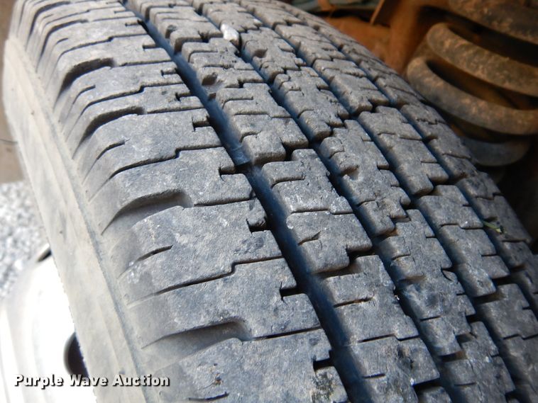 image for item KJ9495 1999 Ford E450  ambulance