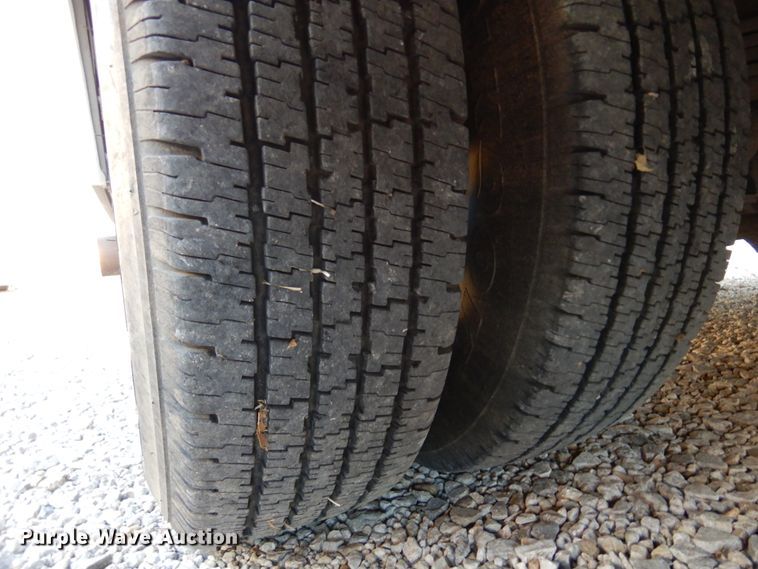 image for item KJ9495 1999 Ford E450  ambulance