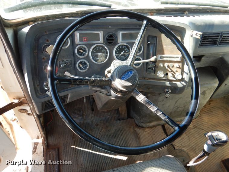 image for item KQ9591 1991 Ford L9000  dump truck