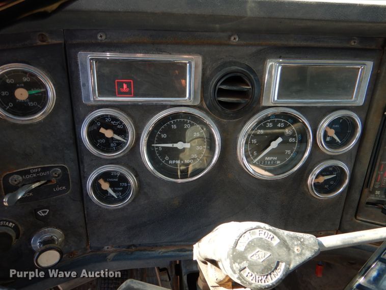 image for item KQ9591 1991 Ford L9000  dump truck