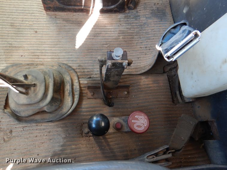 image for item KQ9591 1991 Ford L9000  dump truck