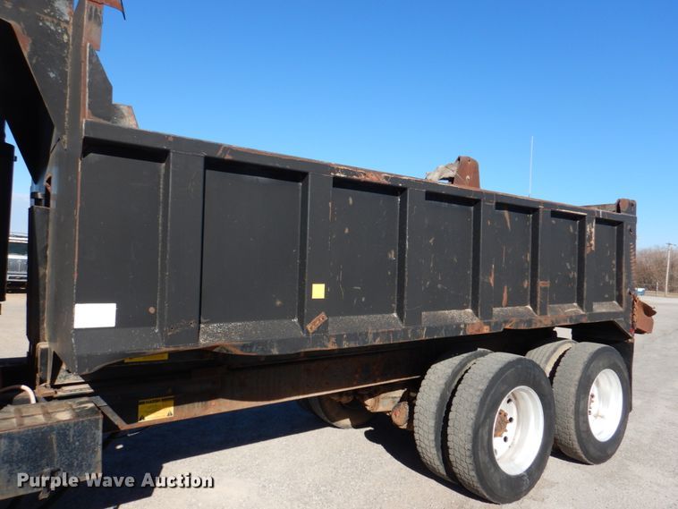 image for item KQ9591 1991 Ford L9000  dump truck