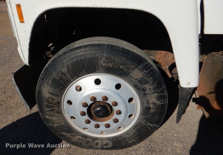 image for item KQ9591 1991 Ford L9000  dump truck