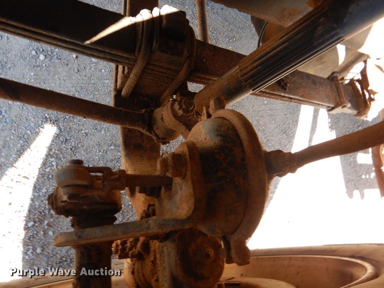 image for item KQ9591 1991 Ford L9000  dump truck