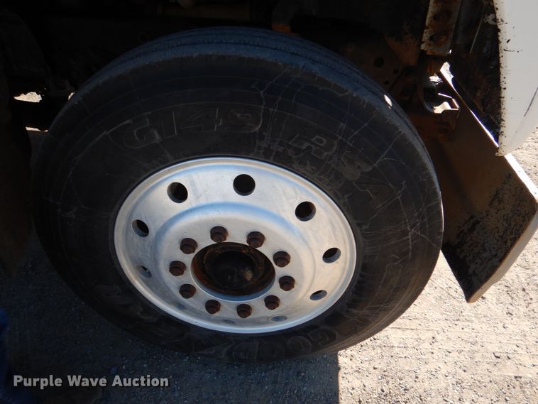 image for item KQ9591 1991 Ford L9000  dump truck