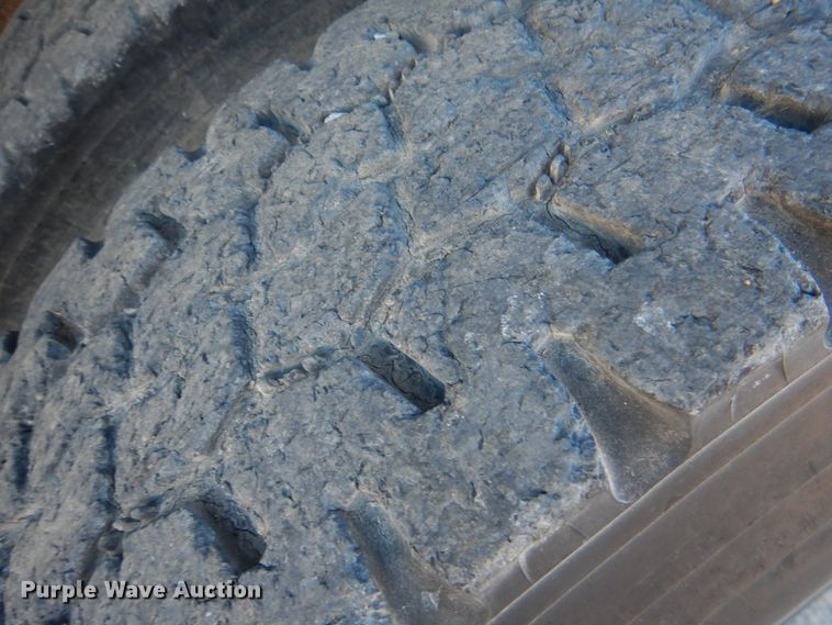 image for item KQ9591 1991 Ford L9000  dump truck