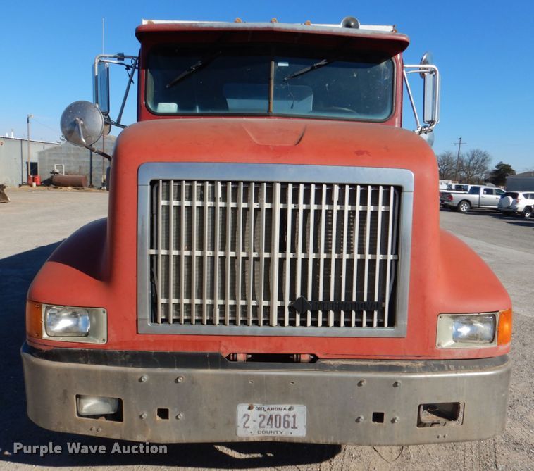 image for item KQ9592 1993 International 9200  dump truck