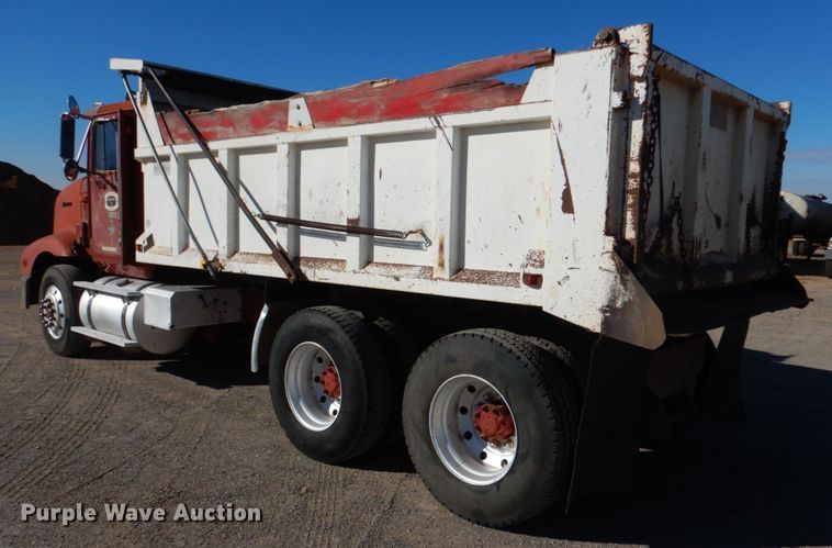 image for item KQ9592 1993 International 9200  dump truck