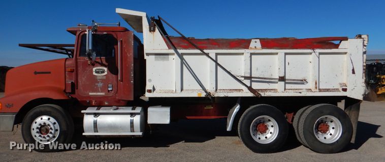 image for item KQ9592 1993 International 9200  dump truck