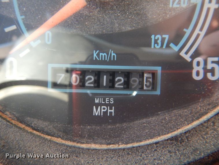 image for item KQ9592 1993 International 9200  dump truck