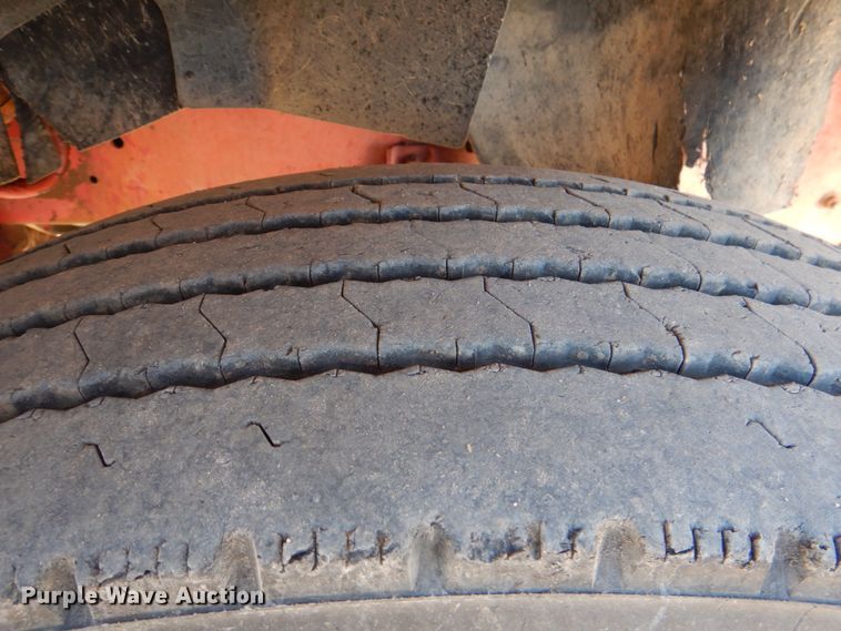 image for item KQ9592 1993 International 9200  dump truck