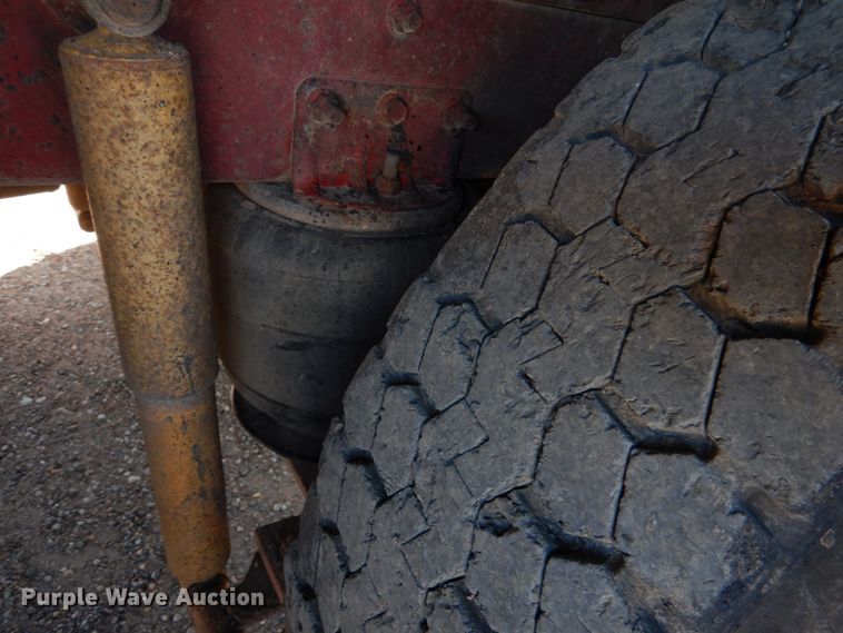 image for item KQ9592 1993 International 9200  dump truck