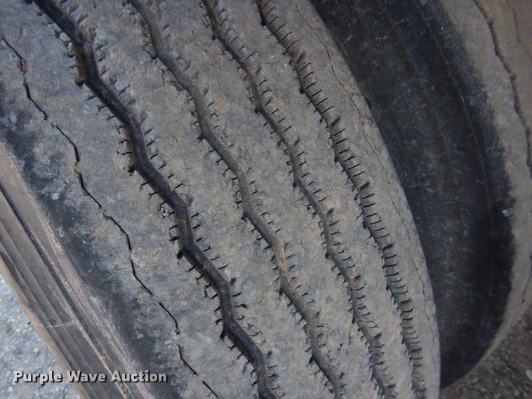 image for item KQ9592 1993 International 9200  dump truck