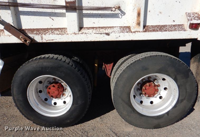 image for item KQ9592 1993 International 9200  dump truck