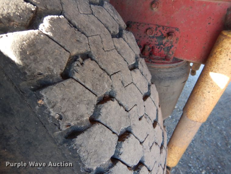 image for item KQ9592 1993 International 9200  dump truck