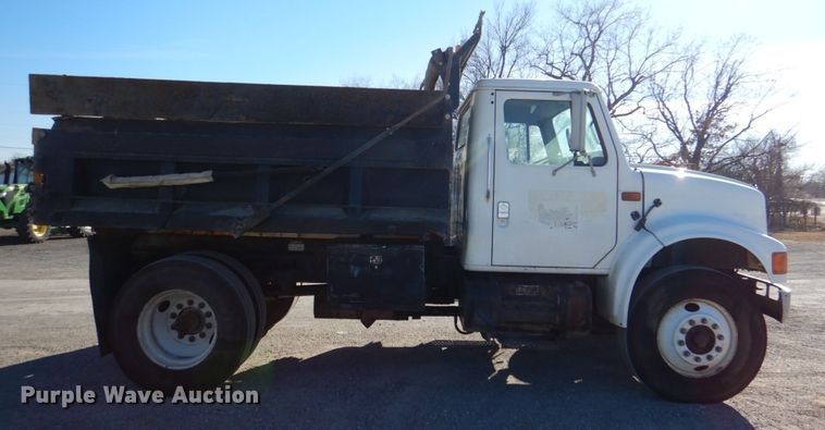 image for item KQ9593 1993 International 4700  dump truck