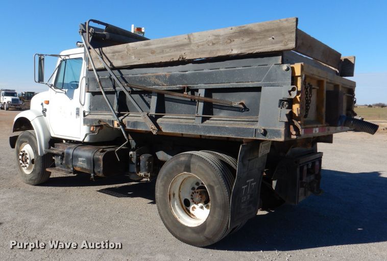 image for item KQ9593 1993 International 4700  dump truck