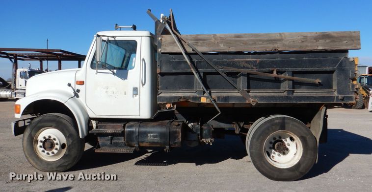 image for item KQ9593 1993 International 4700  dump truck