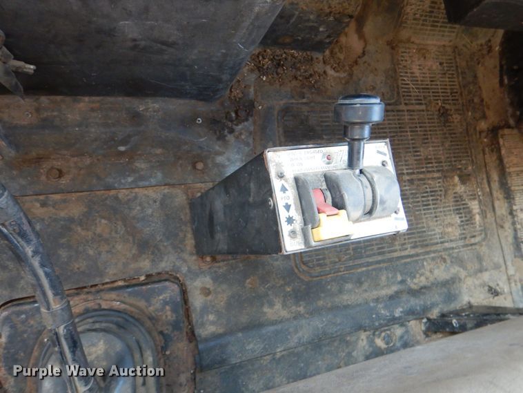 image for item KQ9593 1993 International 4700  dump truck