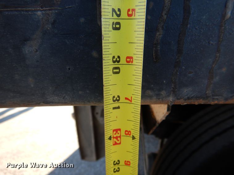 image for item KQ9593 1993 International 4700  dump truck