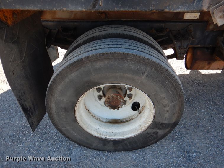 image for item KQ9593 1993 International 4700  dump truck