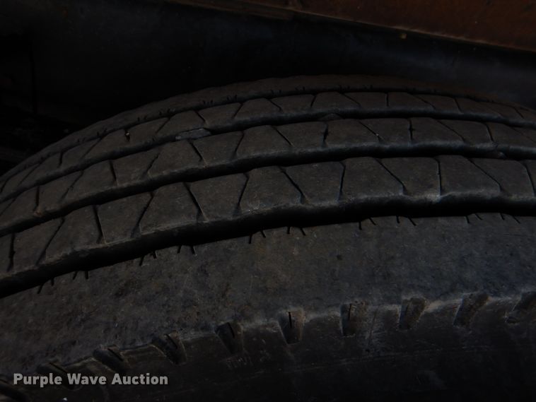 image for item KQ9593 1993 International 4700  dump truck