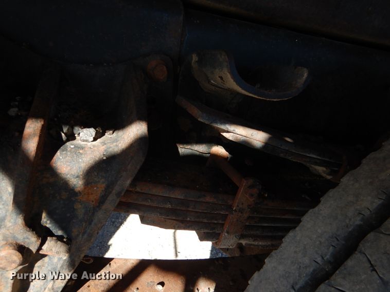 image for item KQ9593 1993 International 4700  dump truck