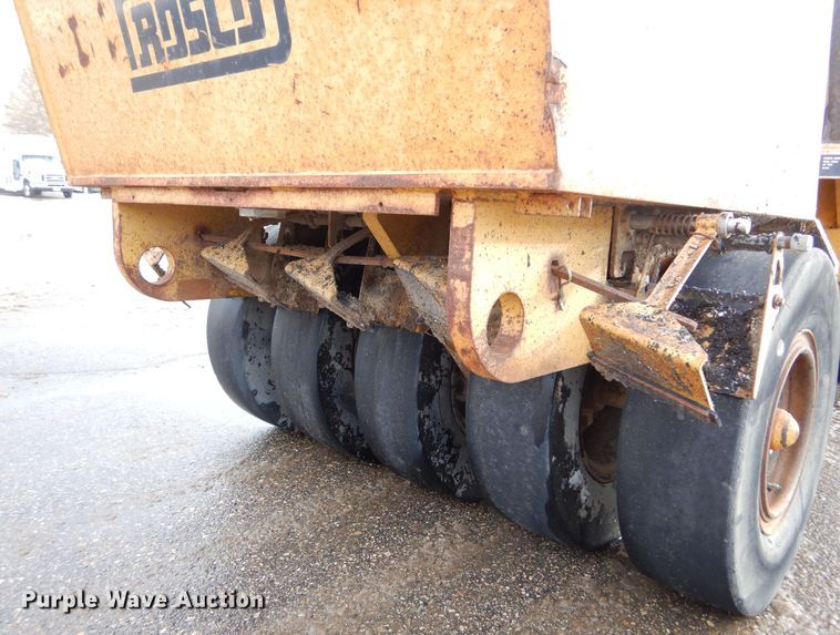 image for item KS9299 Rosco TRU-PAC 915  pneumatic roller